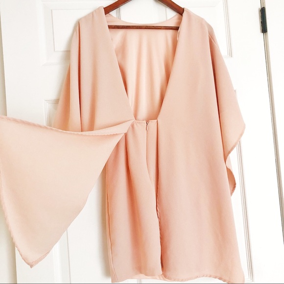 NWT Open back cape dress Lulu’s - Picture 9 of 11